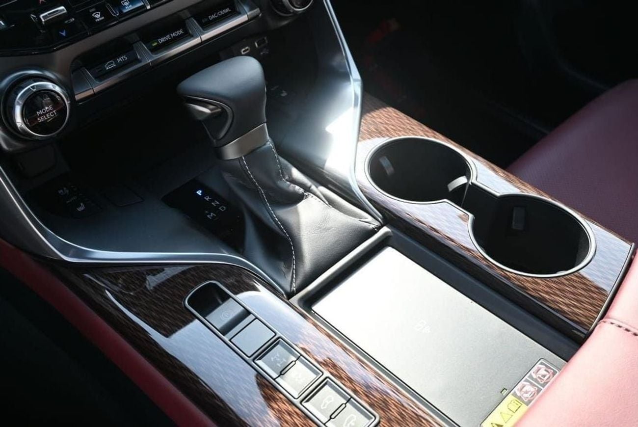 لكزس LX 600 Lexus LX600 Signature Mark Levinson, 3.5L Twin-Turbo V6, Petrol Model 2025