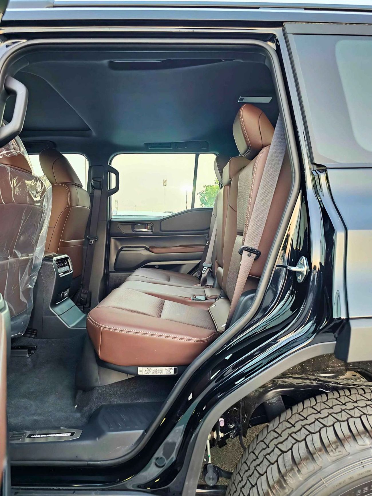 تويوتا برادو ADVENTURE TURBO/2.4L V4 PETROL/FULL OPTION/POWER SEATS/CODE#PR24S1