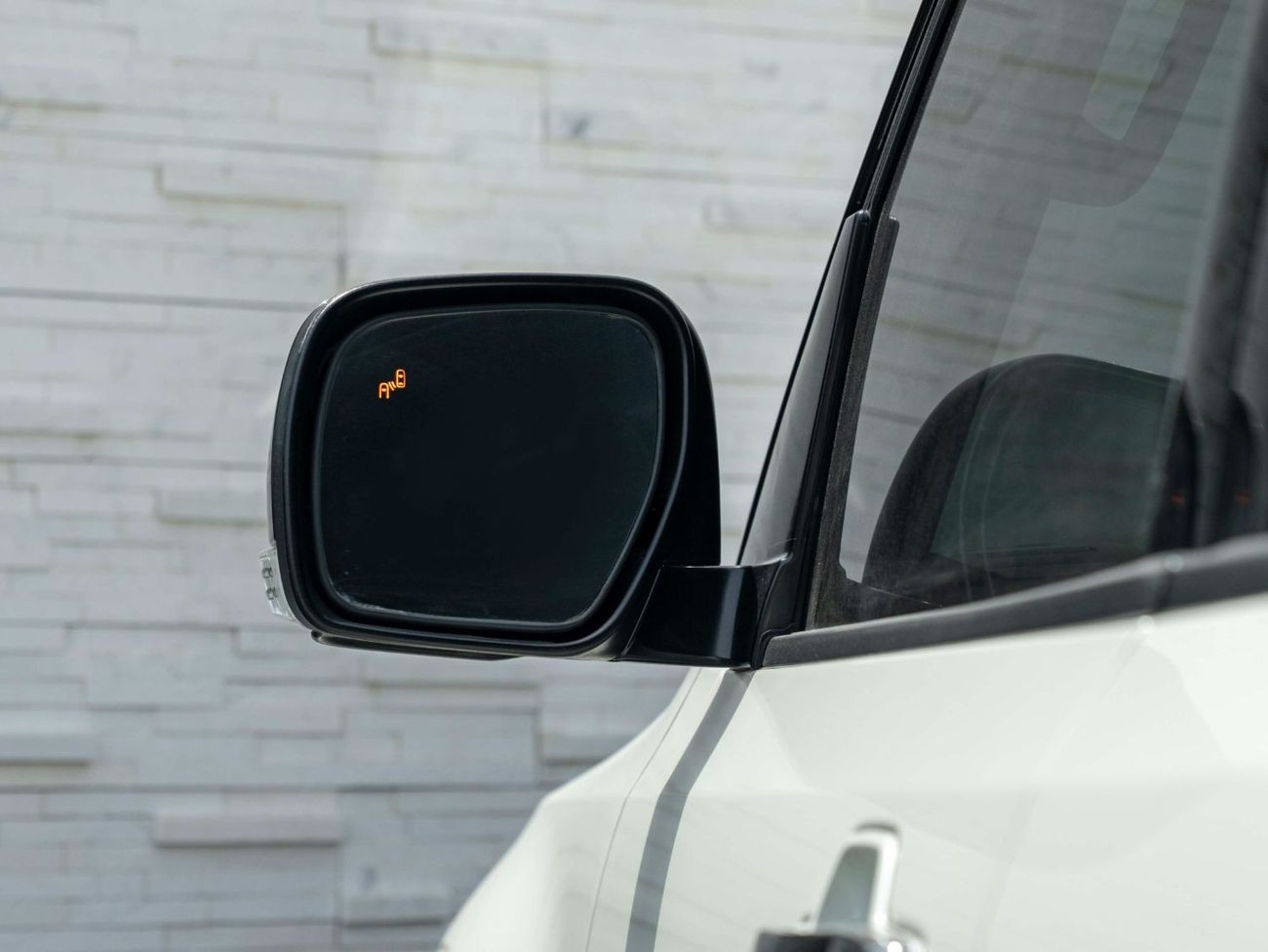 ميتسوبيشي باجيرو AED 1,730 PM • PAJERO 3.8 SIGNATURE EDITION • ONLY 25,000 KM • GCC SPECS • PRISTINE CONDITION