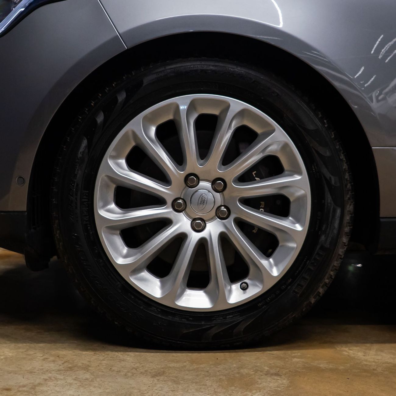 Land Rover Range Rover HSE 3.0L (380 HP) AED 2,778  pm • 0% Downpayment • Range Rover HSE • 1 Year Warranty