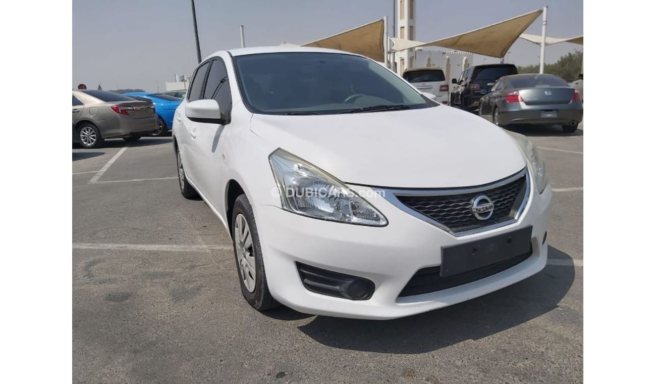 Nissan Tiida Nissan TIDA - 2016- Low millage- O original Paint.