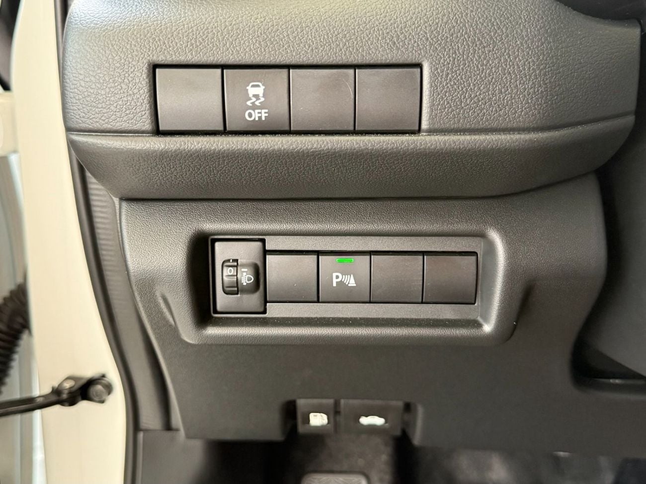 Suzuki Swift SWIFT 1.2 GLX 2-tone **EXPORT ONLY**التصدير فقط خارج الخليج**