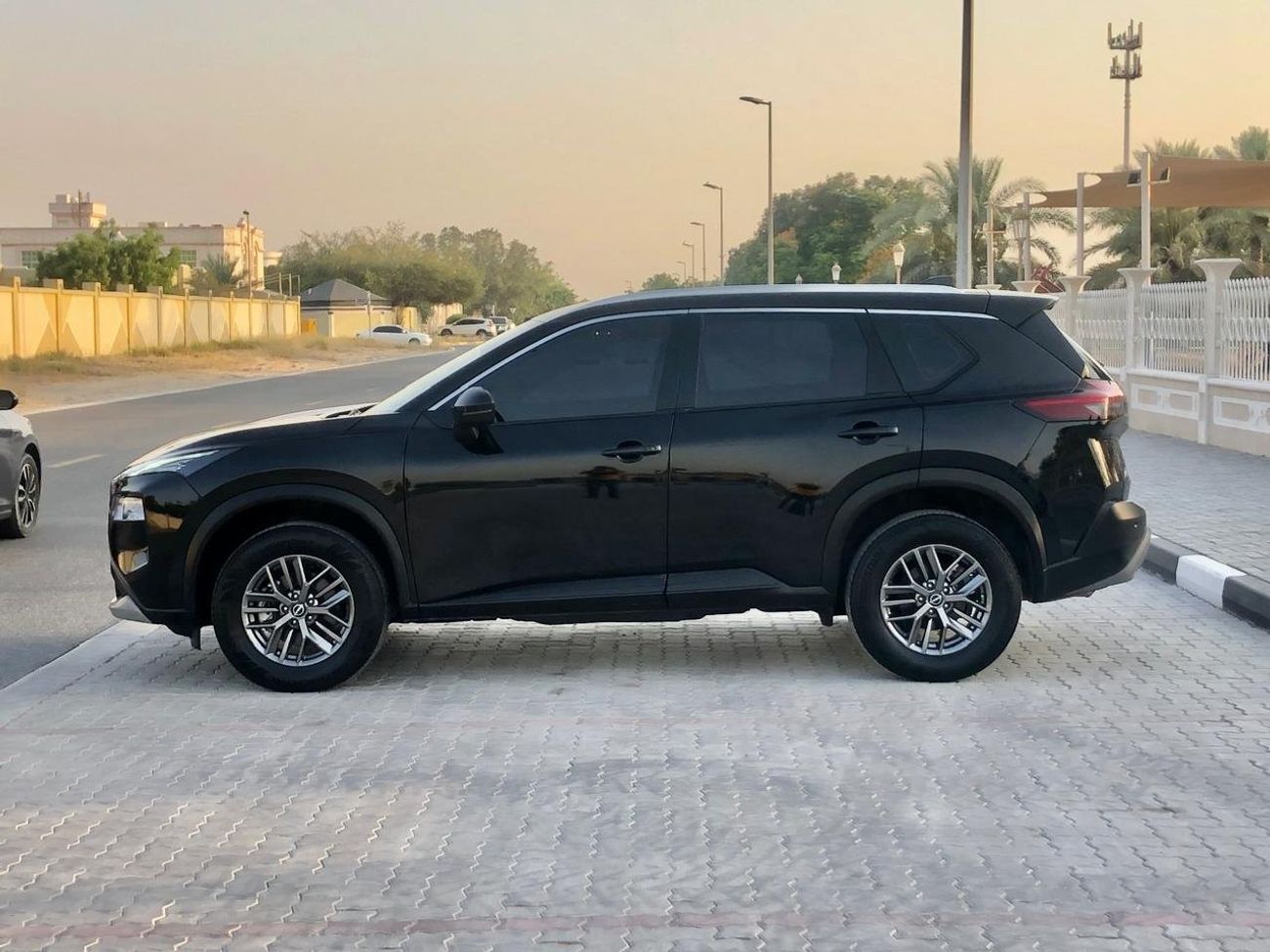 نيسان إكس تريل NISSAN XTRAIL 2.5L  7 SEATER 2023 GCC Spices