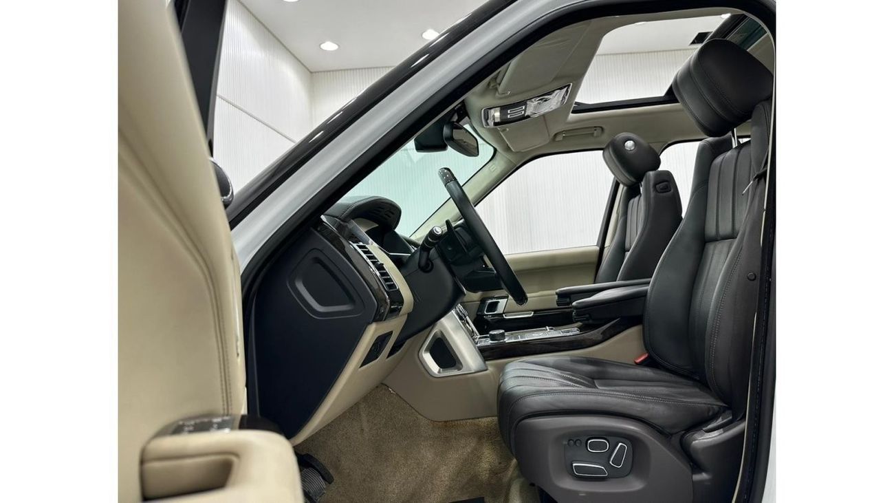 Land Rover Range Rover 2015 Range Rover Vogue SE Supercharged, Service History, Low Kms, Excellent Condition, GCC