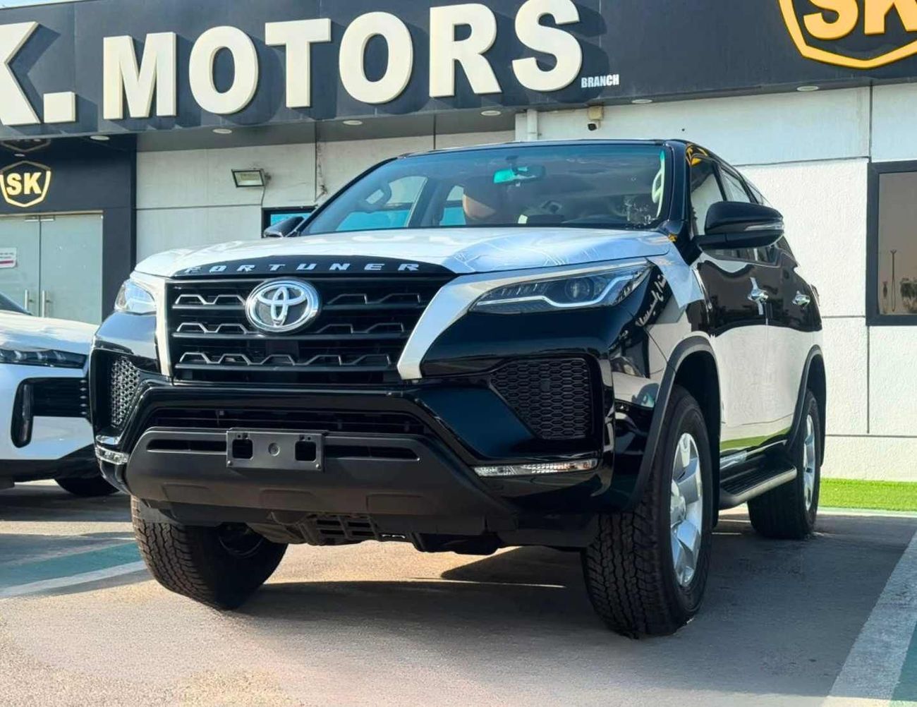 Toyota Fortuner EXR SR5 MID OPTION , OM || 2.7L PETROL V4 A/T 4WD / AUTO AC  (CODE # FPE1)