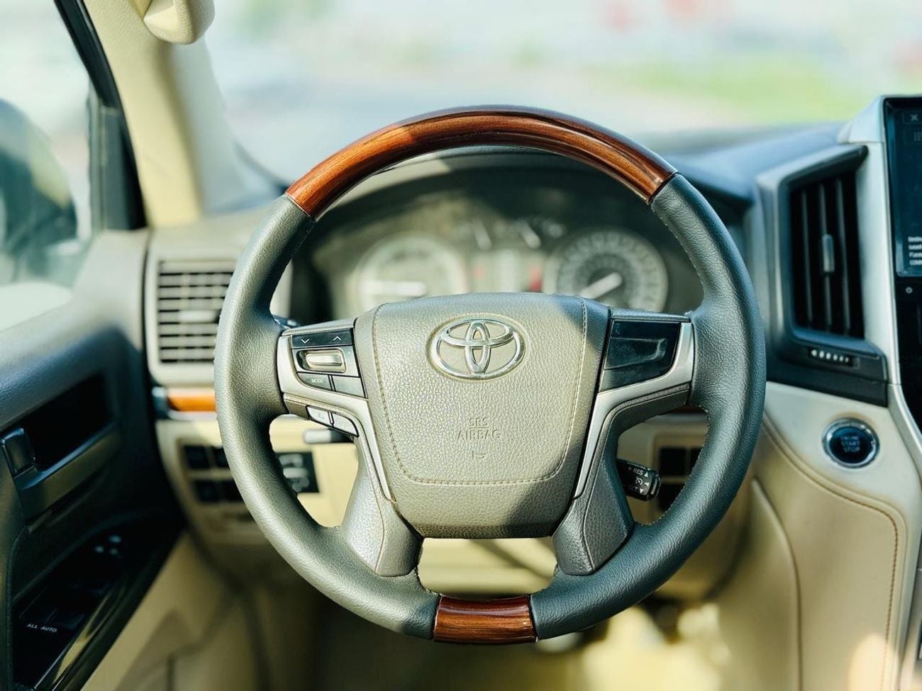 Toyota Land Cruiser GXR