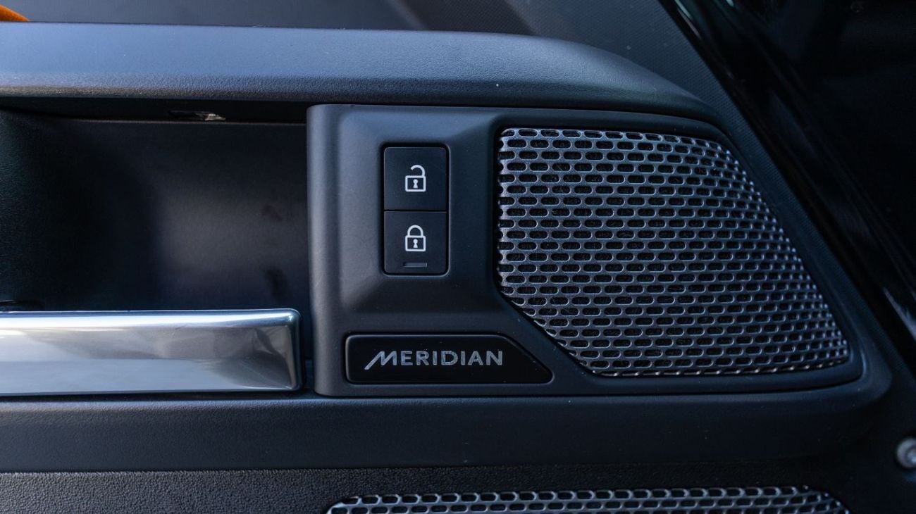 Land Rover Defender P400 110 SE 3.0L (5 Seater)