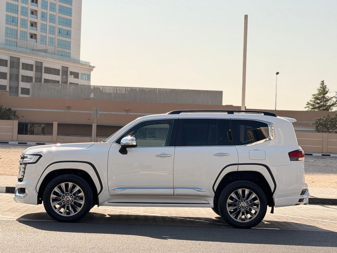 تويوتا لاند كروزر 2024 Model VXR ZX Type Exterior Diesel Engine Full Option Very Clean Title