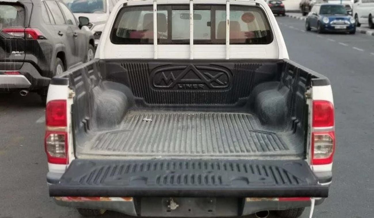 Toyota Hilux HILUX / PATROL / MANUAL / 2X4 (LOT # 6430)