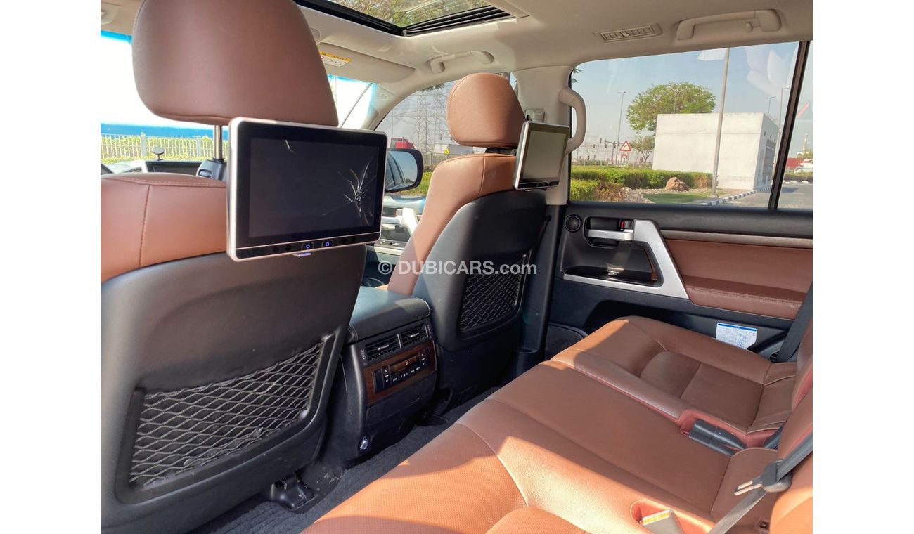 Toyota Land Cruiser VXR GCC SPEC UNDER WARRANTY