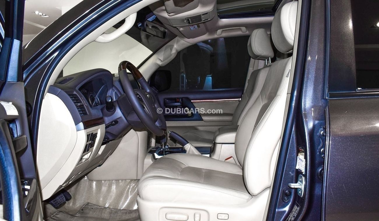 Toyota Land Cruiser GXR V8