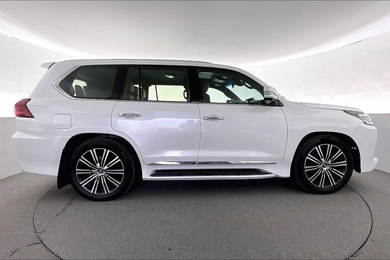 Lexus LX 570 Platinum | National Day Celebration | Guaranteed Warranty | 0 Down Payment