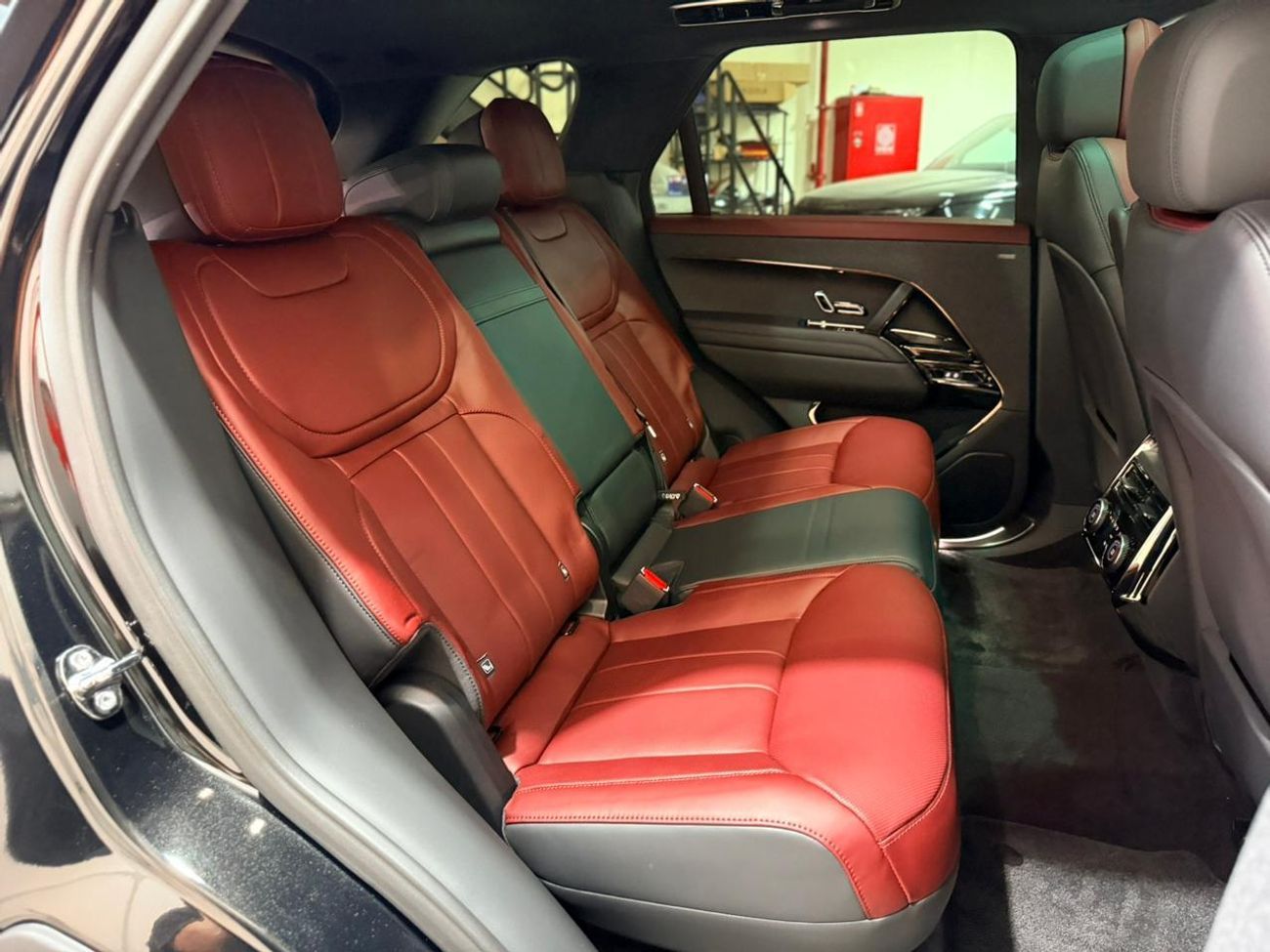 Land Rover Range Rover Sport P400 HSE 2025