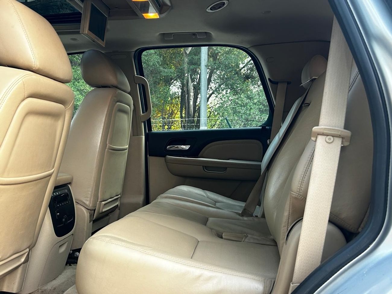GMC Yukon Denali 6.2L (9 Seater)