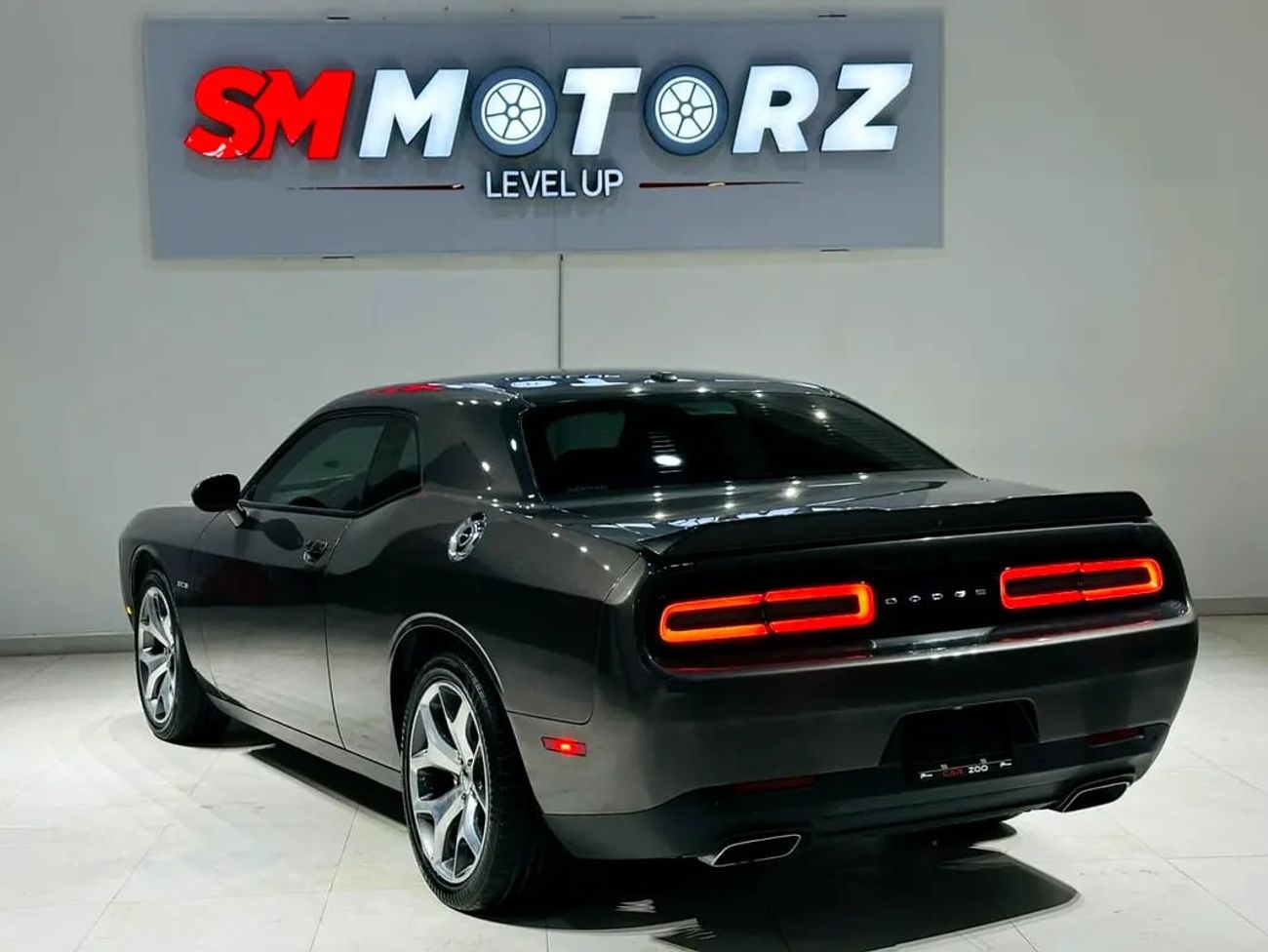 Dodge Challenger R/T Plus 5.7L (372 HP) V8 R/T HEMI 5.7 LITRE GCC SPECS FULL OPTION