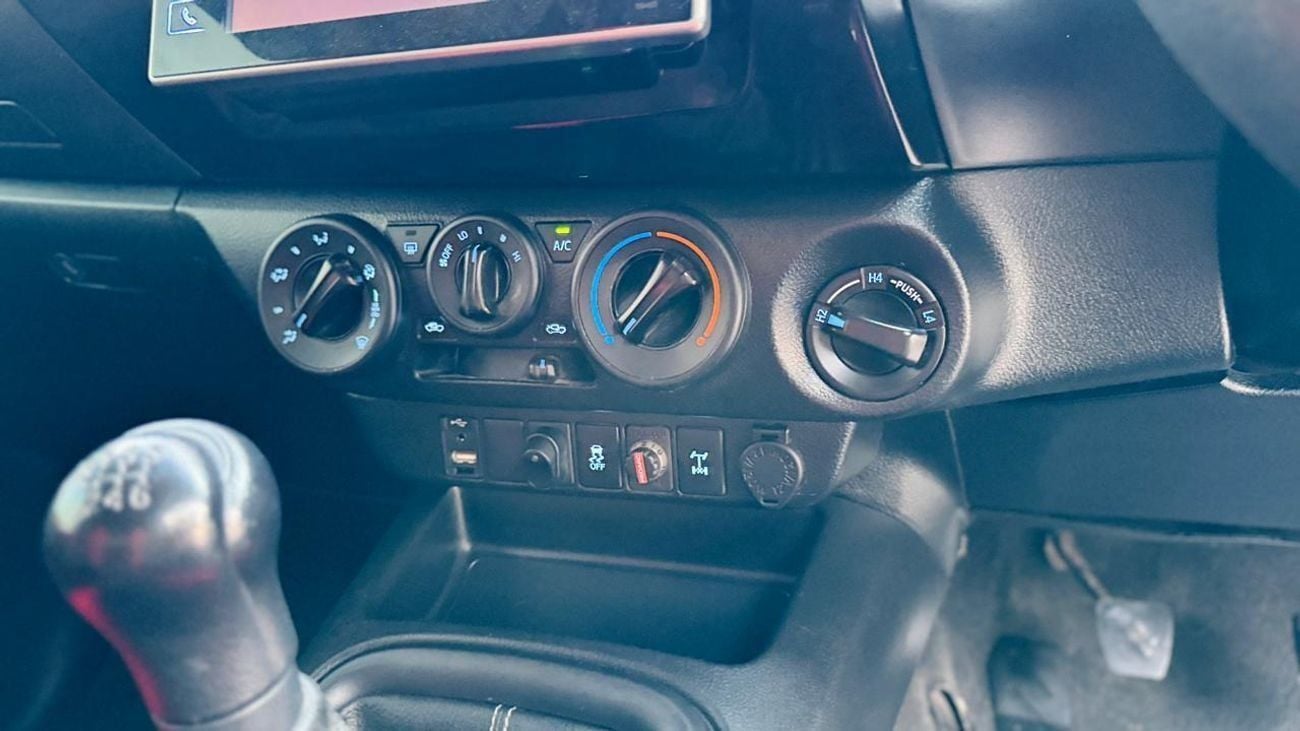 تويوتا هيلوكس SMART CAB | GTK SPORTS BAR | AWNING CAMPING TENT | MANUAL TRANSMISSION | 2.8L | 2016