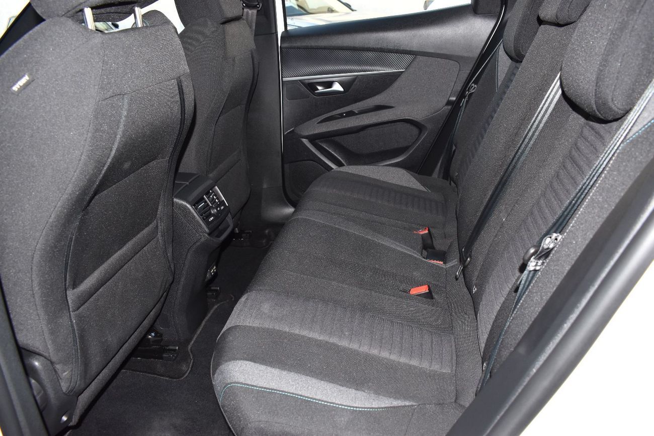 Peugeot 3008 AED 1069 PM  ACTIVE 1.6 TC AT GCC MANUFACTURER WARRANTY 2028 OR 100K KM