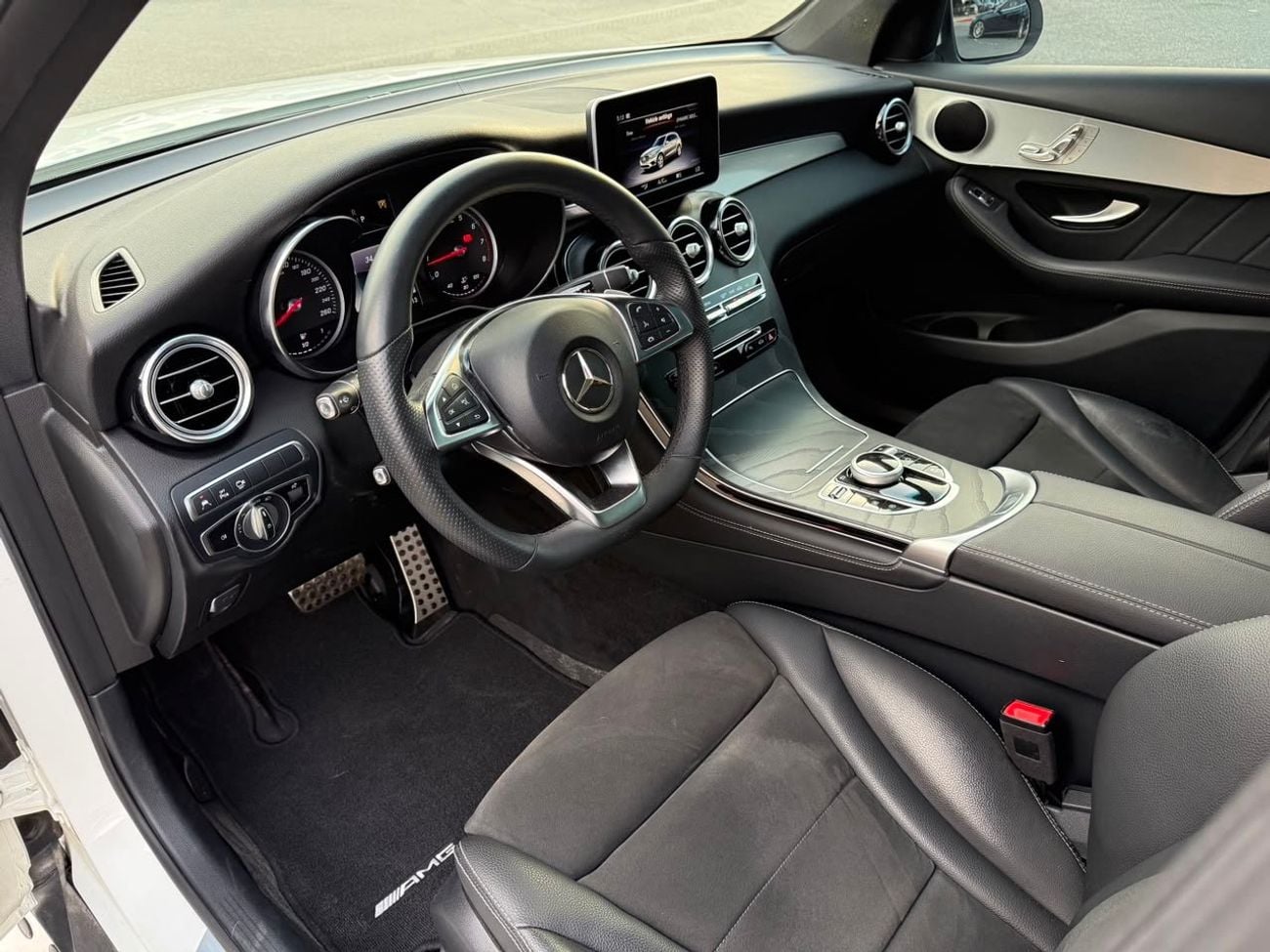 Mercedes Benz GLC250 AMG
