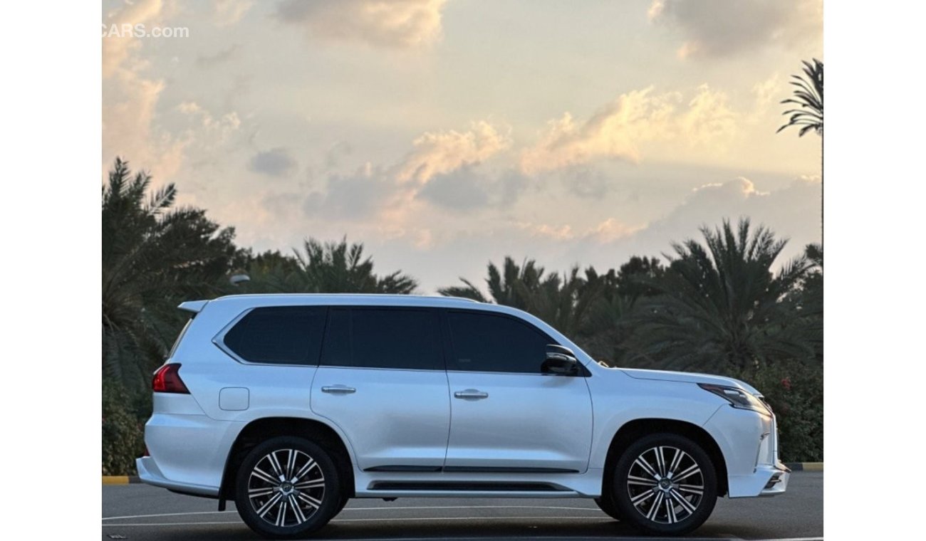 Lexus LX570 Signature Black Edition LEXUS LX570 2018 SINATURE