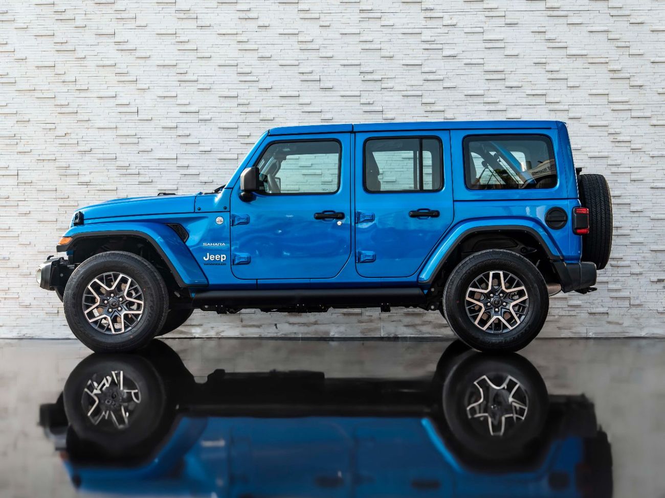 Jeep Wrangler Unlimited Sahara 2.0L A/T