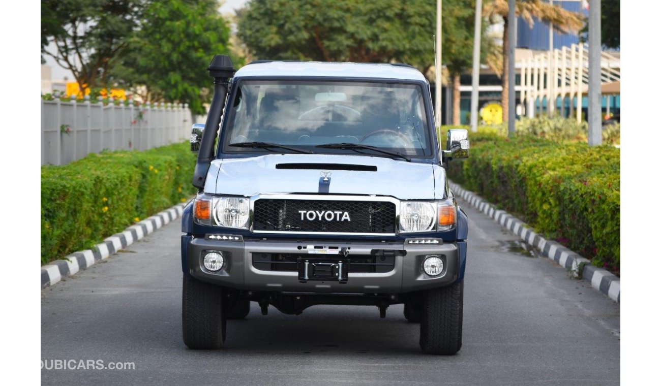 تويوتا لاند كروزر بيك آب 79 DOUBLE CAB LIMITED LX V8 4.5L TURBO DIESEL 5 SEAT  MANUAL TRANSMISSION