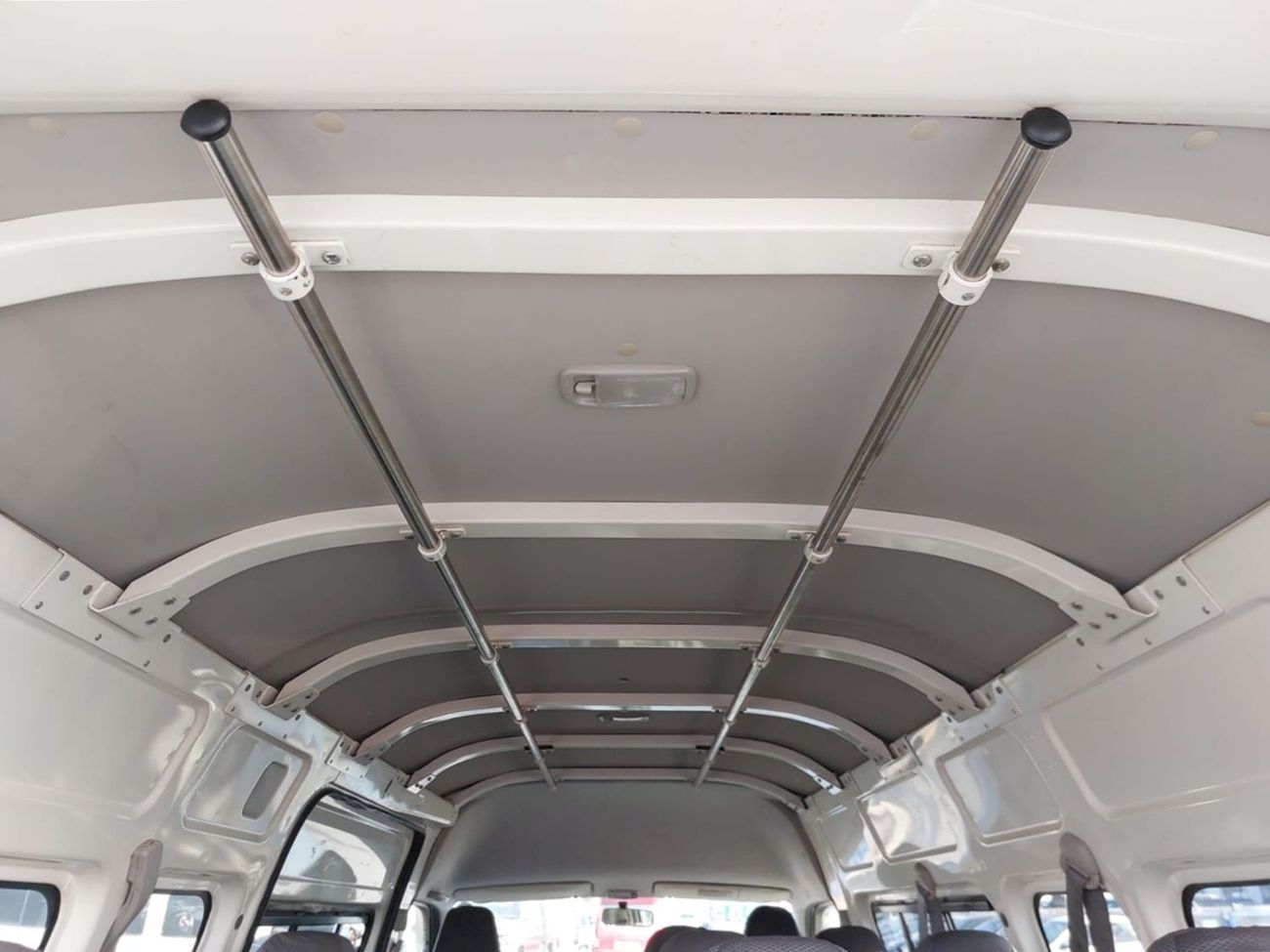 تويوتا هاياس TOYOTA HIACE COMMUTER VAN RHD 2015 MODEL 3.0 L DIESEL AUTOMATIC(PM16486)