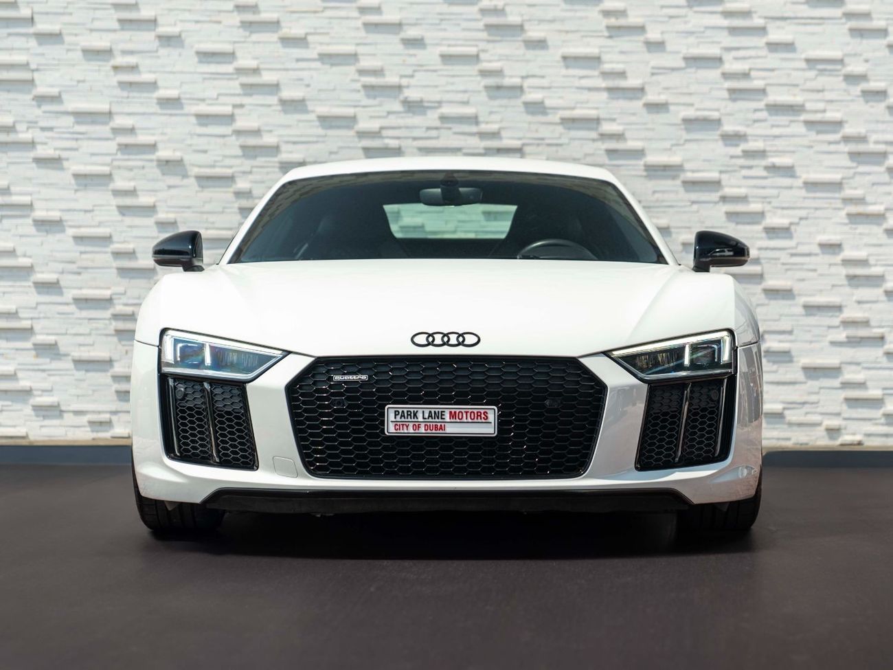 Audi R8 AED 8,861 PM • R8 V10 5.2L AWD • ONLY 60,000 KMS • FULL AUDI SERVICE HISTORY AND NEXT FREE SERVICE