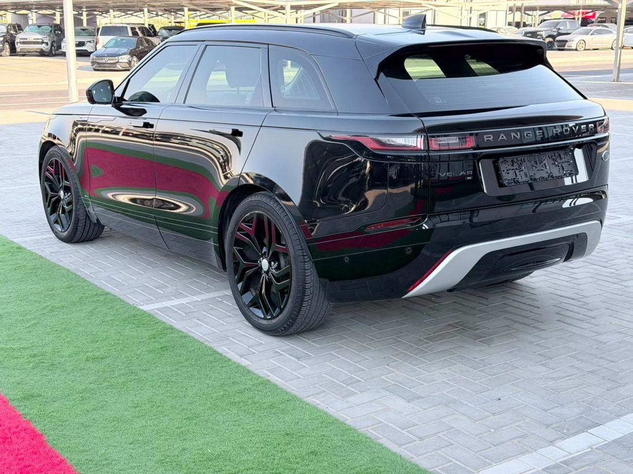 Land Rover Range Rover Velar R-DYNAMIC SE