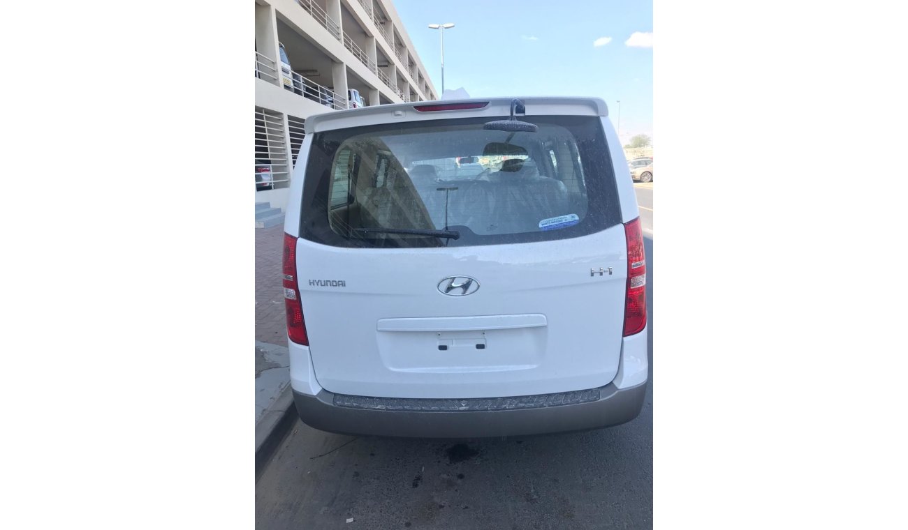 Hyundai H-1 9 SEAT PETROL A/T 2019