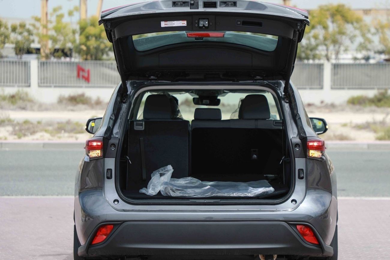 Toyota Highlander 2024 TOYOTA HIGHLANDER XLE 2.5 - Hybrid - GREY METTALIC inside GREY | Export Only