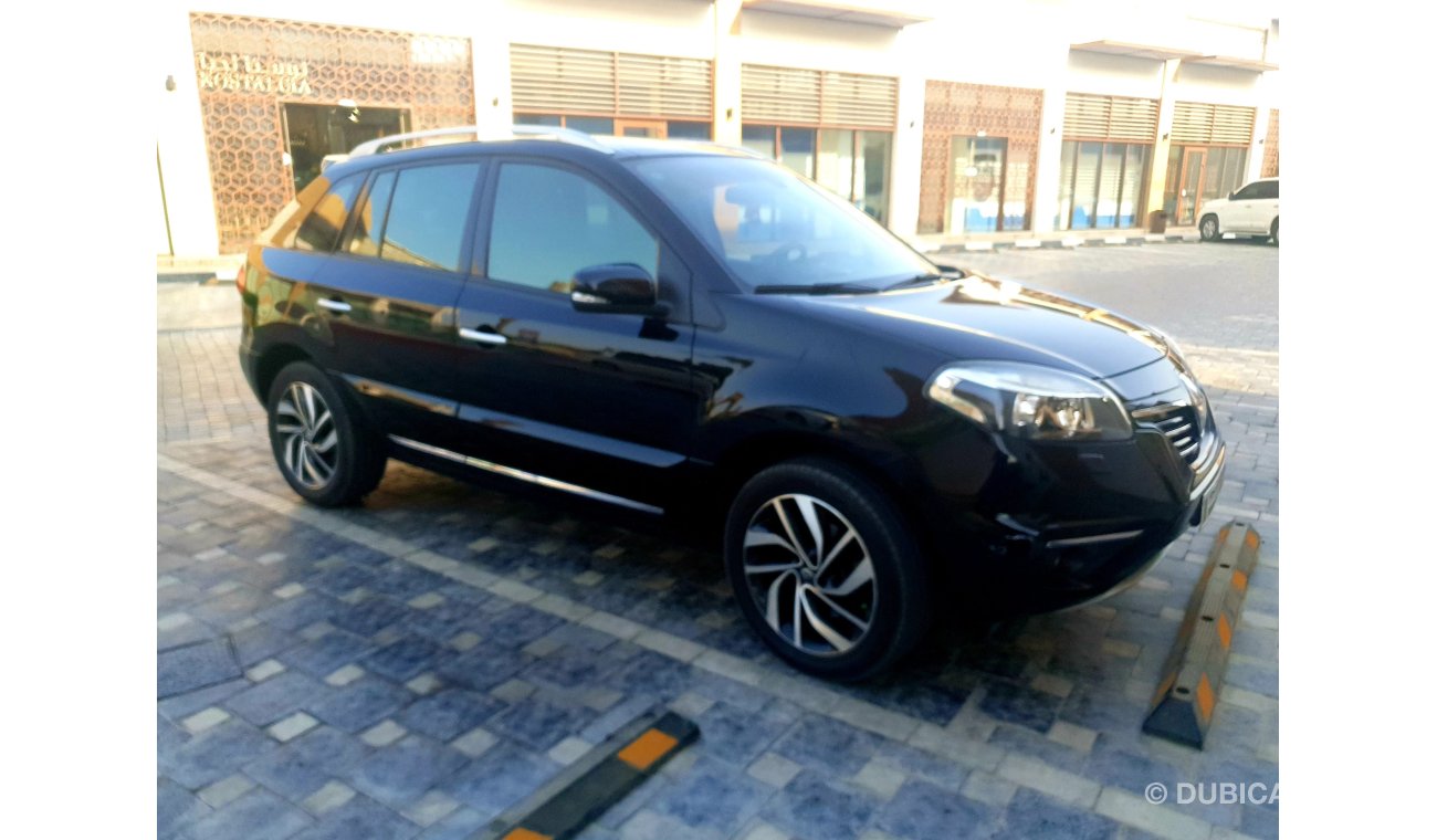 Renault Koleos LE full option GCC