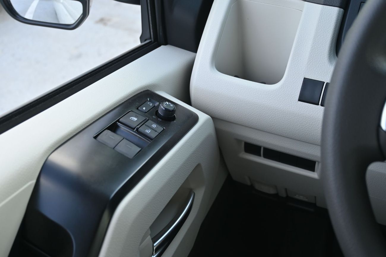 تويوتا هاياس Toyota Hiace GL Hi-Roof 3.5L V6 Petrol Automatic White Bumper, 12+1 Seater Model 2026