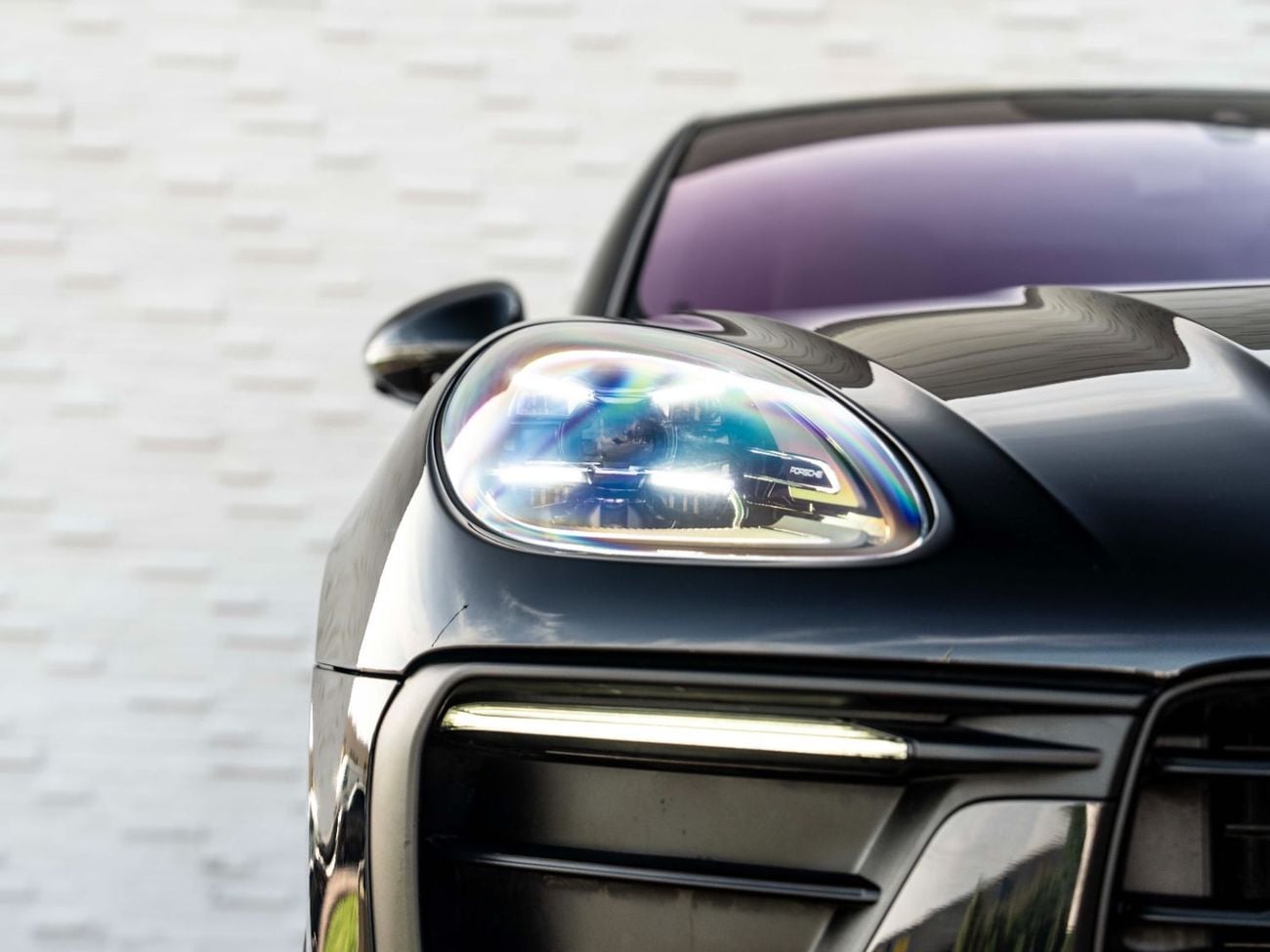 بورش ماكان Base