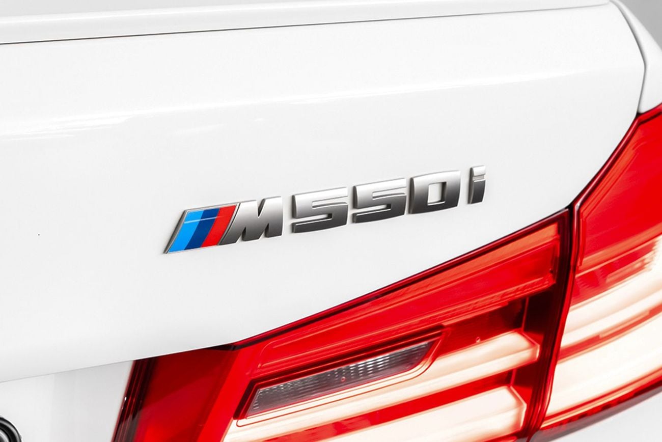 بي أم دبليو M550i
