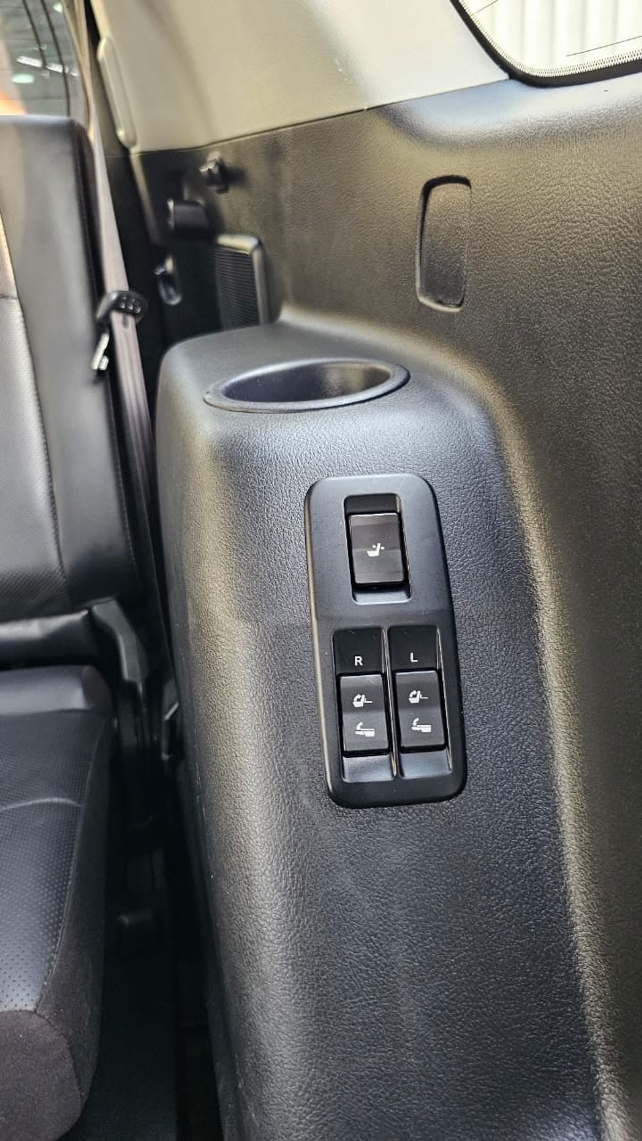 Toyota Prado Deisal 7 seater sunroof leather electric seats full options