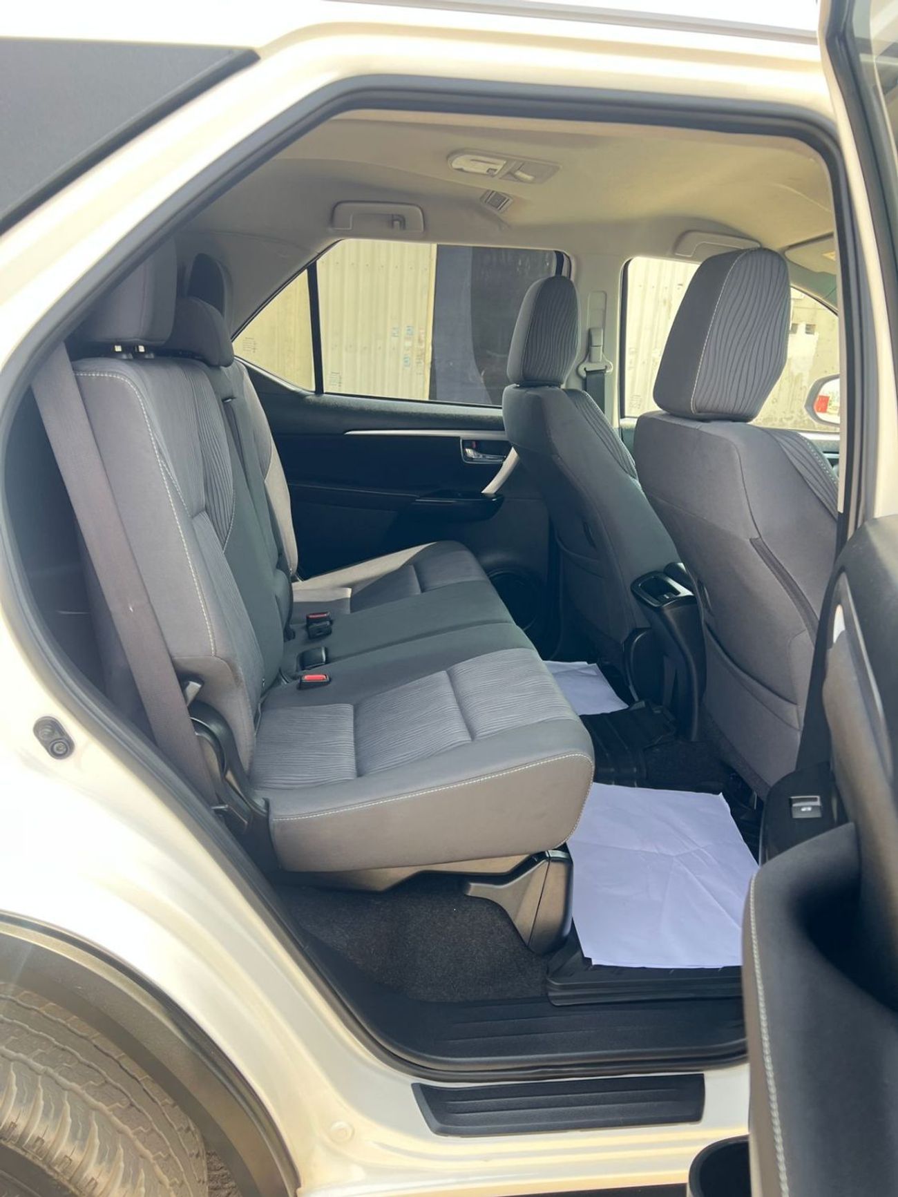 تويوتا فورتونر 2,8 LITER ,DIESEL RIGHT HAND DRIVE PUSH START