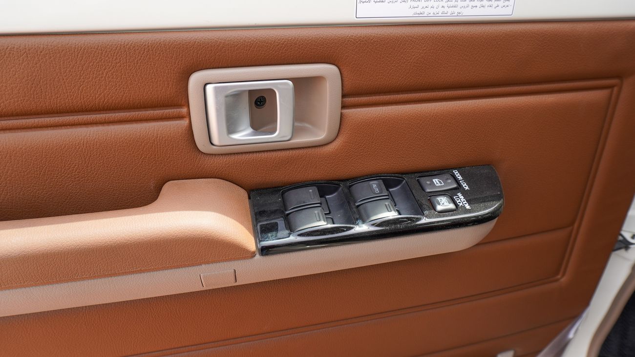 Toyota Land Cruiser 70 LX 4.0L V6 A/T