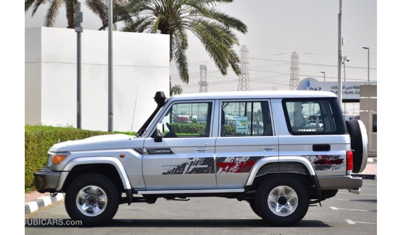 تويوتا لاند كروزر هارد توب 76 HARDTOP