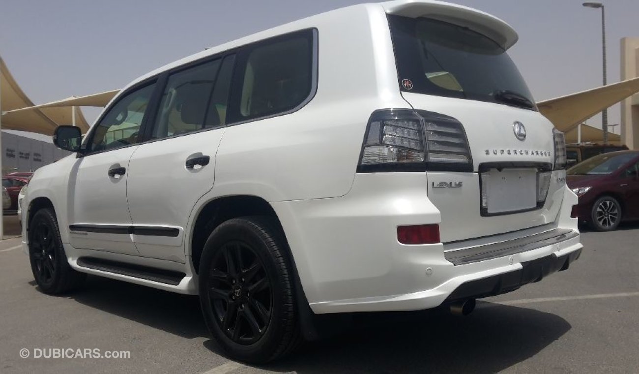 Lexus LX570