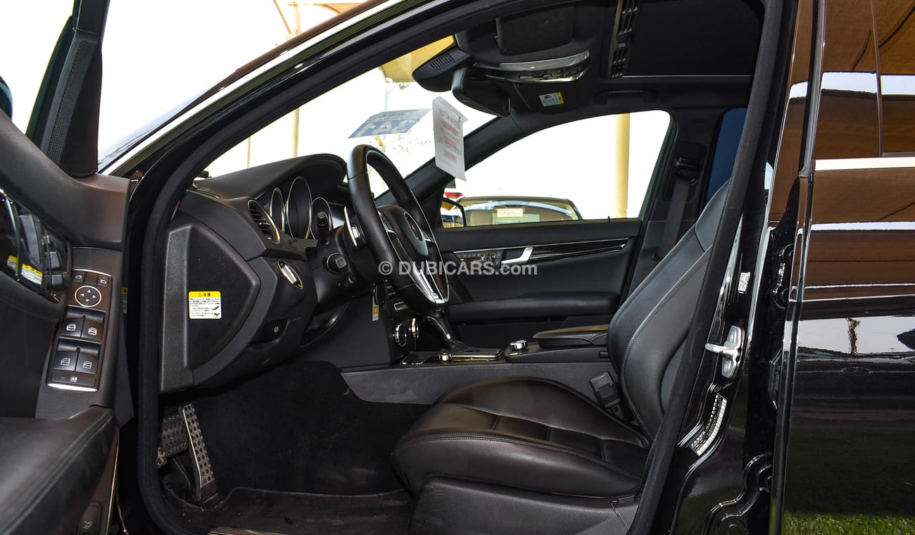 Mercedes Benz C63 AMG
