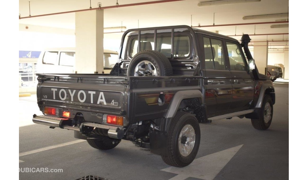 Toyota Land Cruiser Double Cab Pickup V8 4.5L Turbo Diesel 4WD Manual