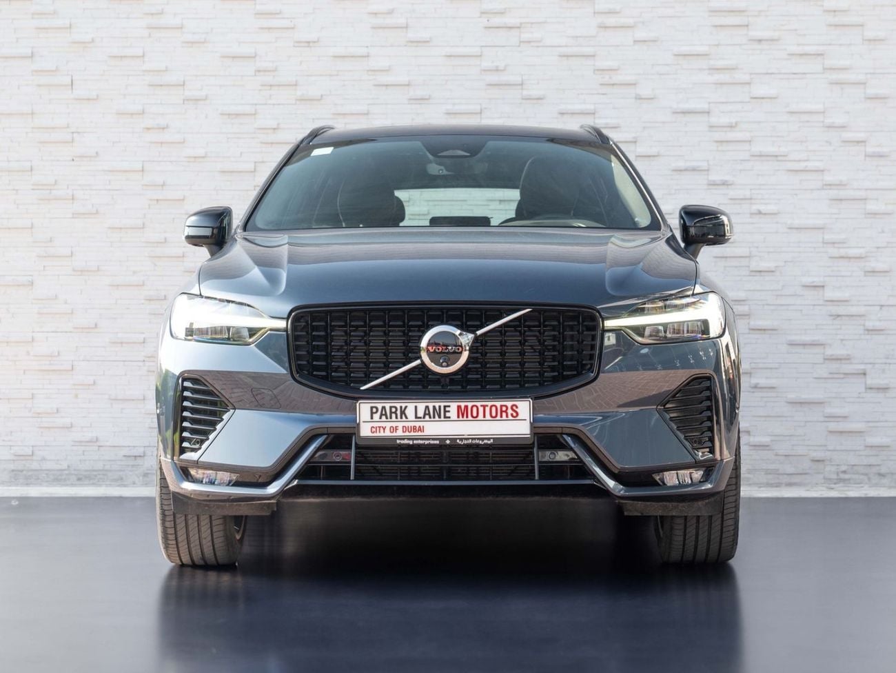 فولفو XC 60 ULTIMATE DARK
