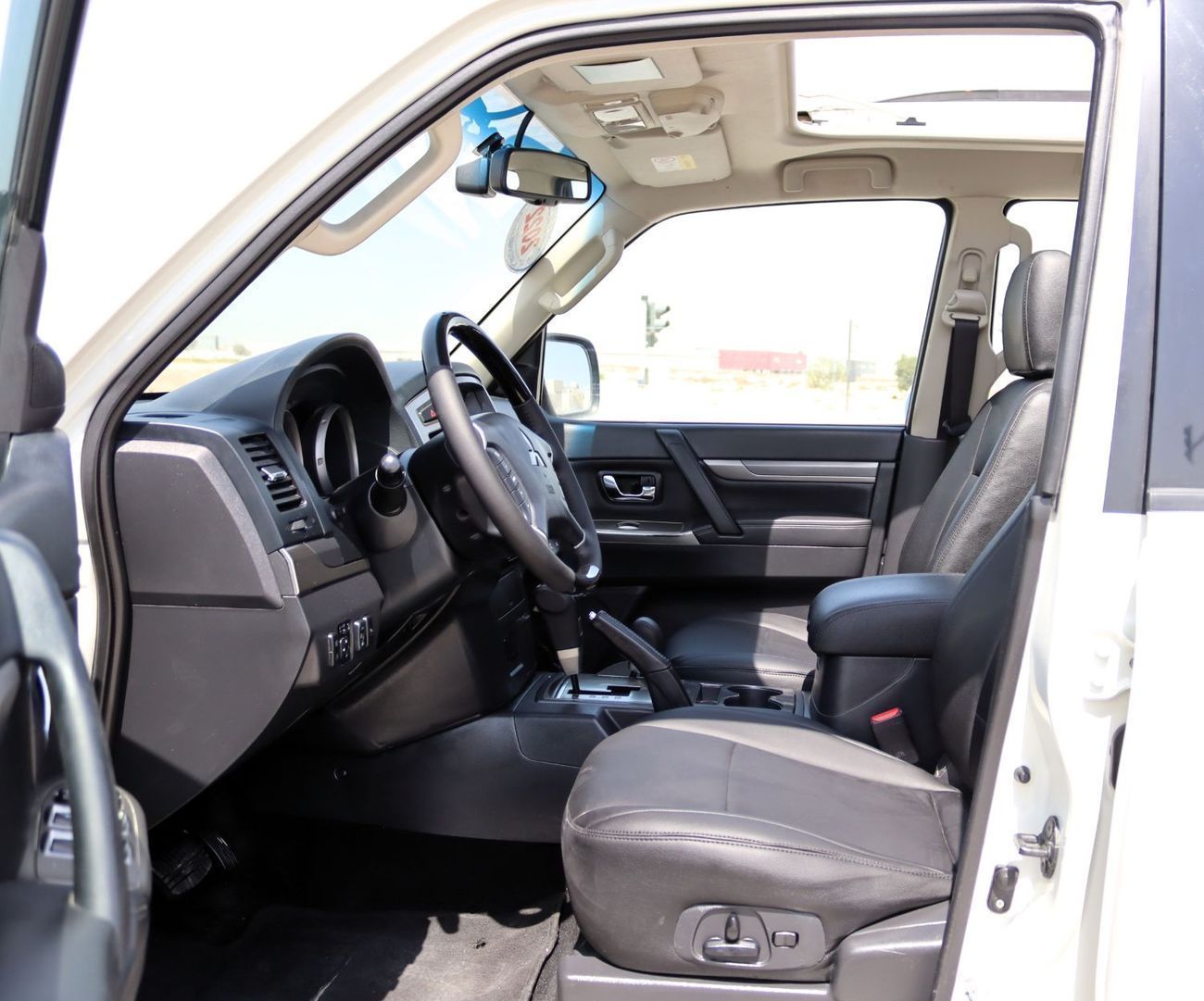 ميتسوبيشي باجيرو ميتسوبيشي باجيرو 2022 خليجى  بحالة ممتازة، مسافة 63,000 كم، بمحرك 3000 سى سى  6 سلندربسعر 67,000 دره