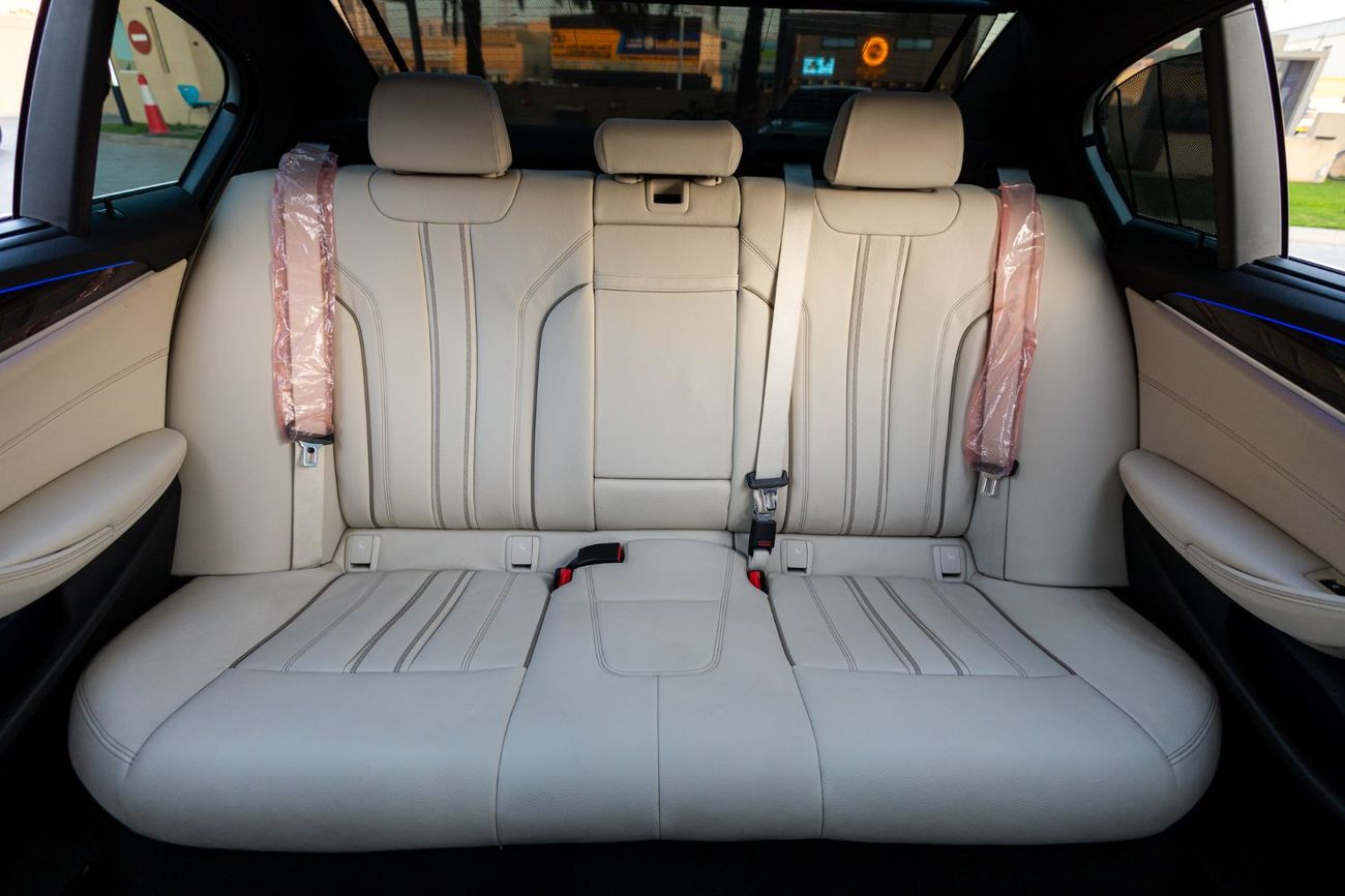 BMW 530i Luxury 2.0L