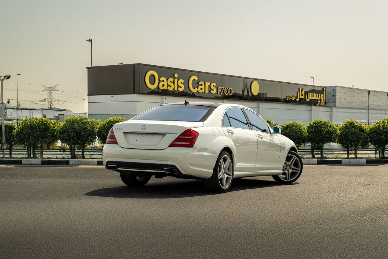 مرسيدس بنز S 500 AMG 4.7L V8 AMG GCC 2013 In Good Condition