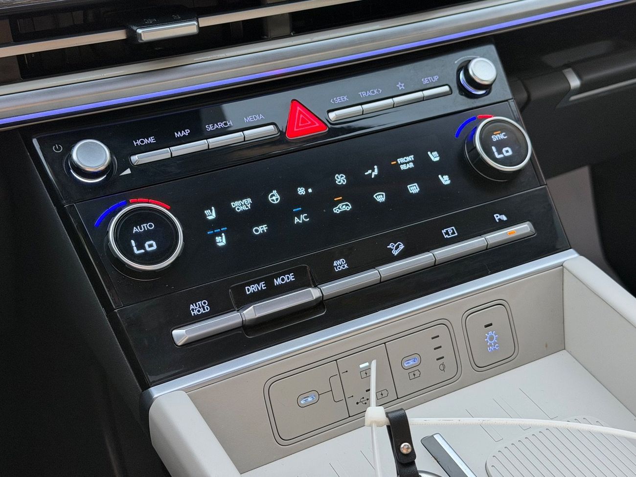 Hyundai Santa Fe 2024 SANTAFE LIMITED HYBRID 1.6 FULL OPTIONS IMPORTED FROM USA Smartstream G1.6T HEV