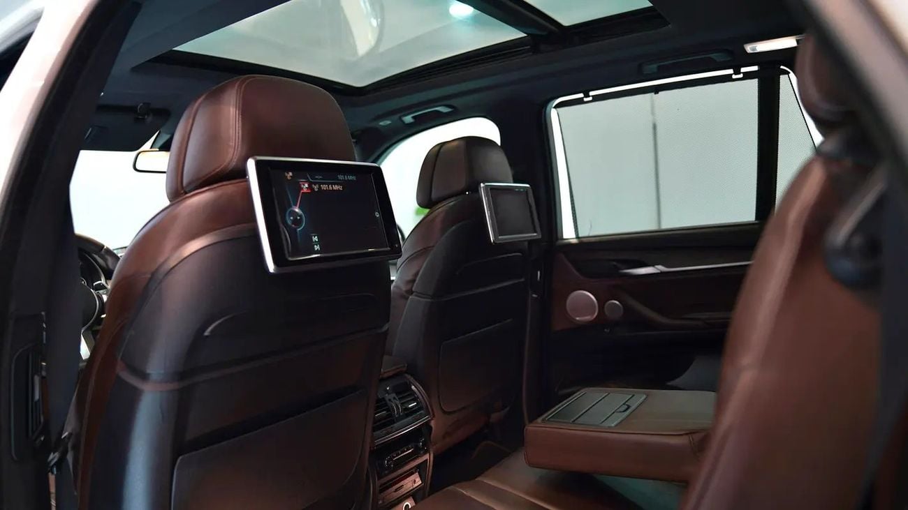 بي أم دبليو X5 M50i 4.4L INDIVIDUAL V8 || LUXURY || GCC || FREE ACCIDENTS || PERFECT CONDITION || POWERFUL ENGINE