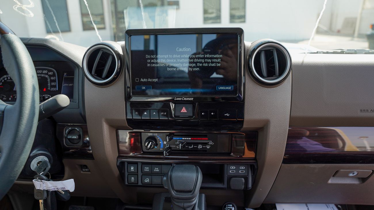 تويوتا لاند كروزر بيك آب