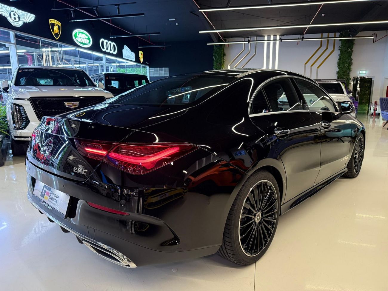 مرسيدس بنز CLA 200 Premium + 2.0L