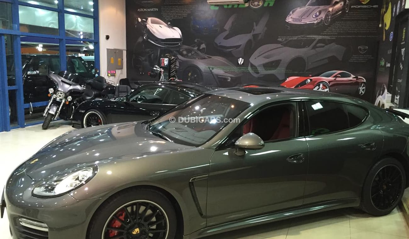 Porsche Panamera Black Edition